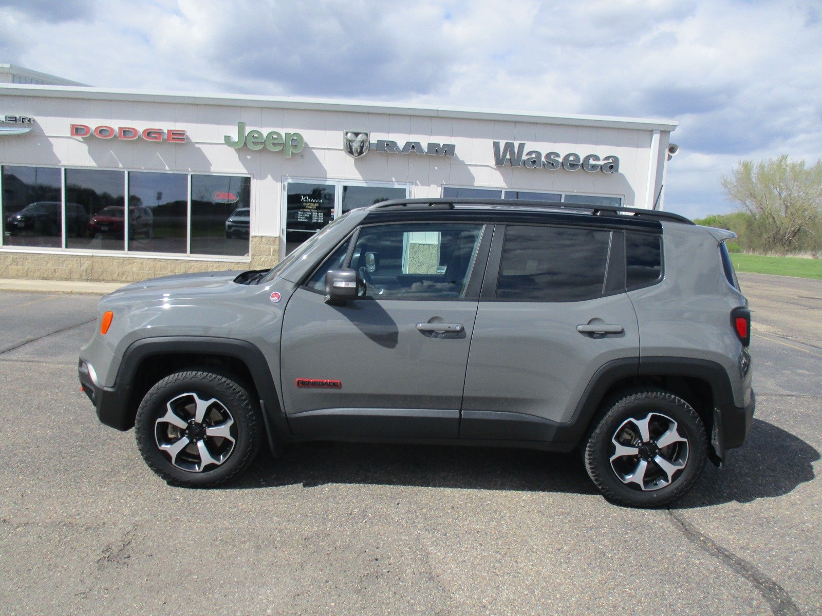 Used 2021 Jeep Renegade Trailhawk with VIN ZACNJDC16MPM34693 for sale in Waseca, Minnesota