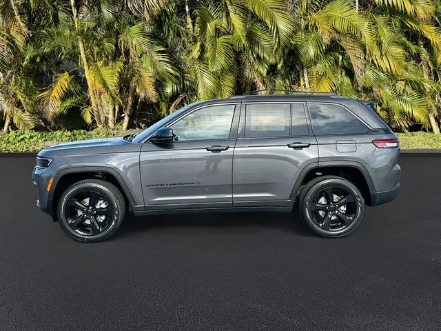 New 2026 Baltic Gray Metallic Clear-Coat Exterior Paint Jeep Limited image 2
