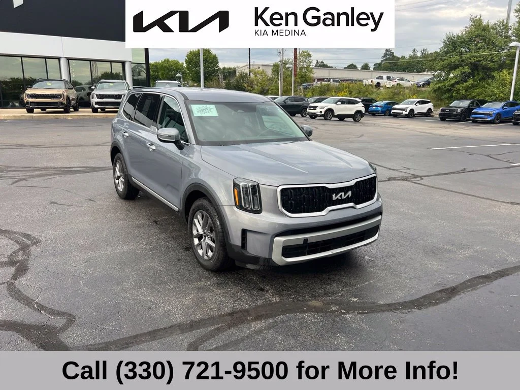 Used 2024 Silver Kia LX image 7