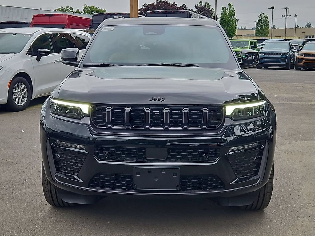 New 2026 Diamond Black Crystal Pearl-Coat Exterior Paint Jeep Summit image 2