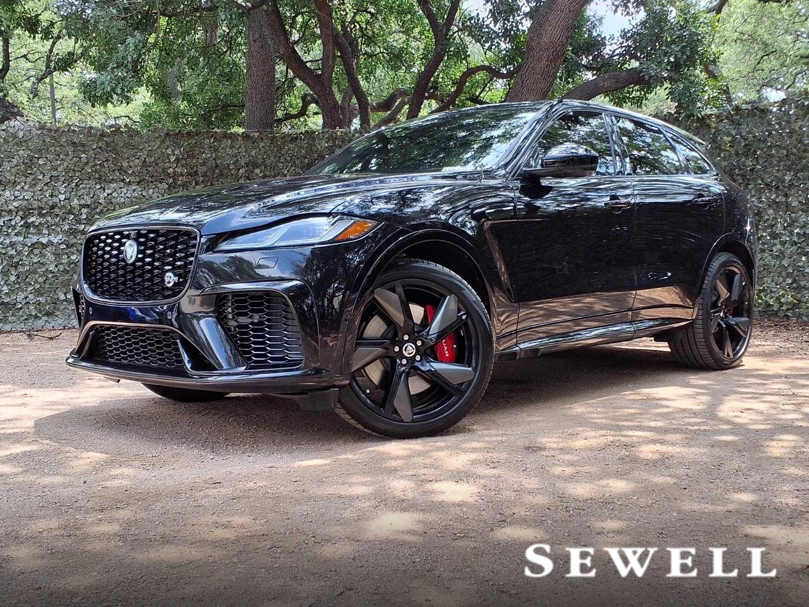 2025 Jaguar F-PACE SVR 575 EDITION AWD's photo