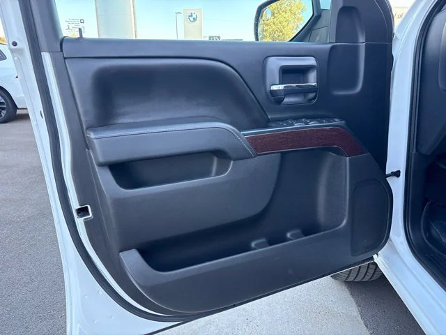 Used 2016 SUMMIT WHITE GMC SLE image 18