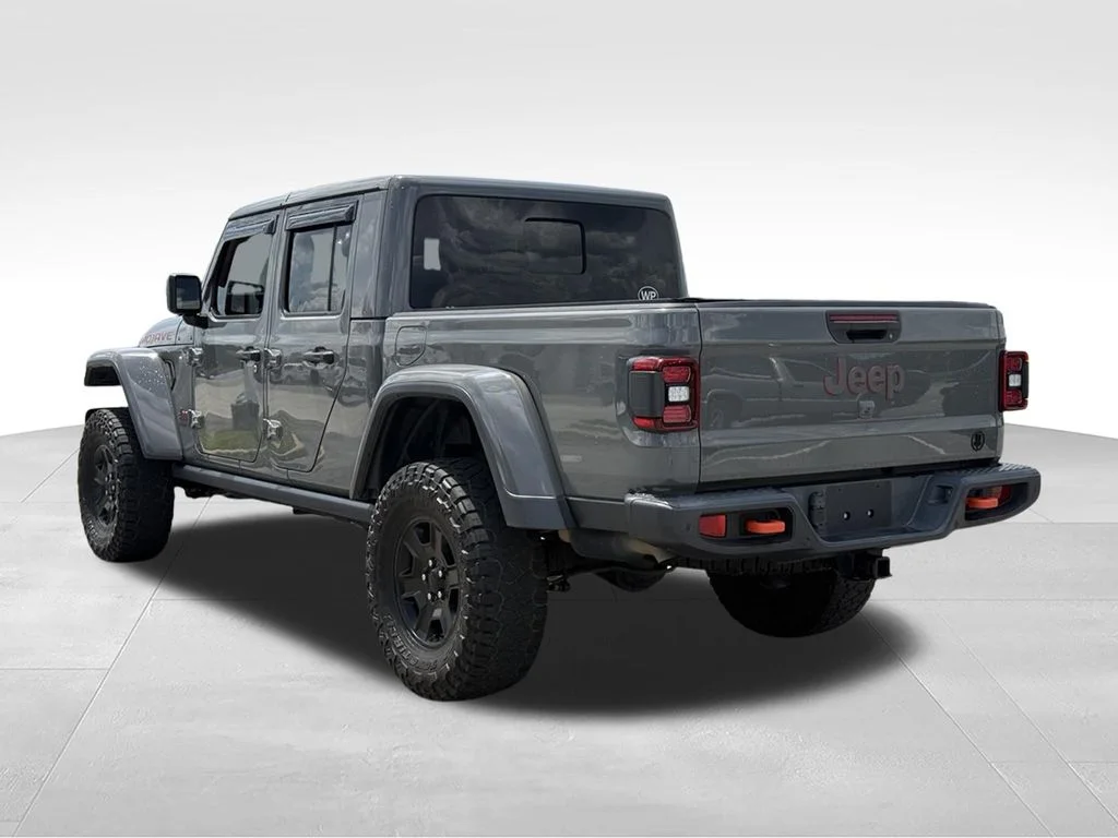 Used 2021 Gray Jeep Mojave image 3