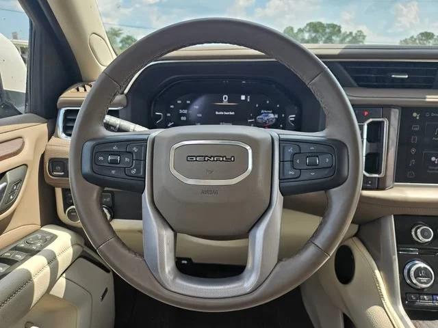 Used 2023 White Frost Tricoat GMC Denali image 14