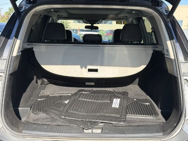 Used 2022 Gray Nissan SV image 39