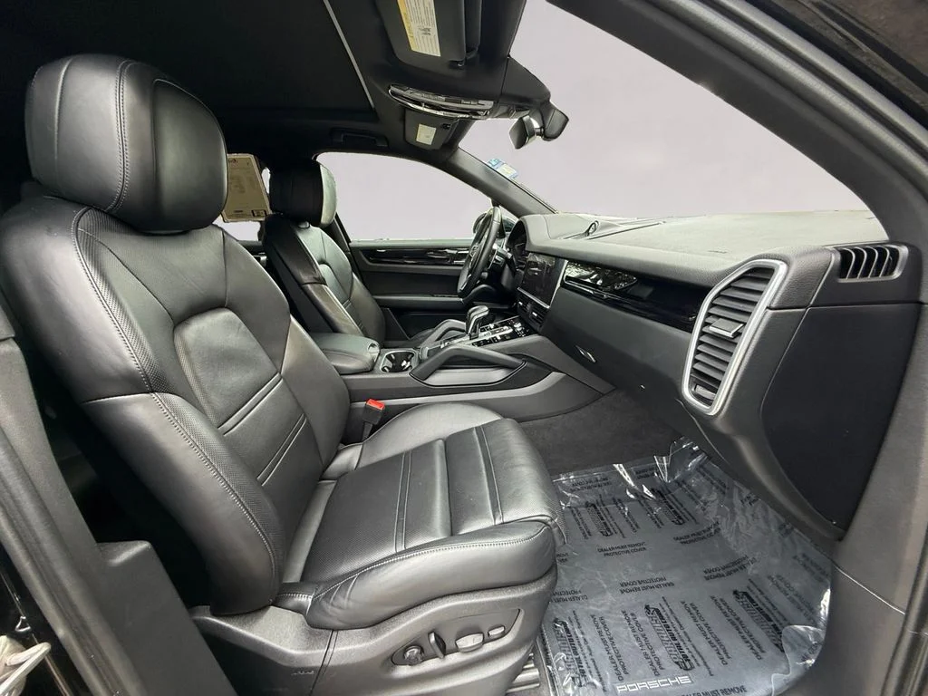 Used 2023  Porsche Platinum Edition image 17
