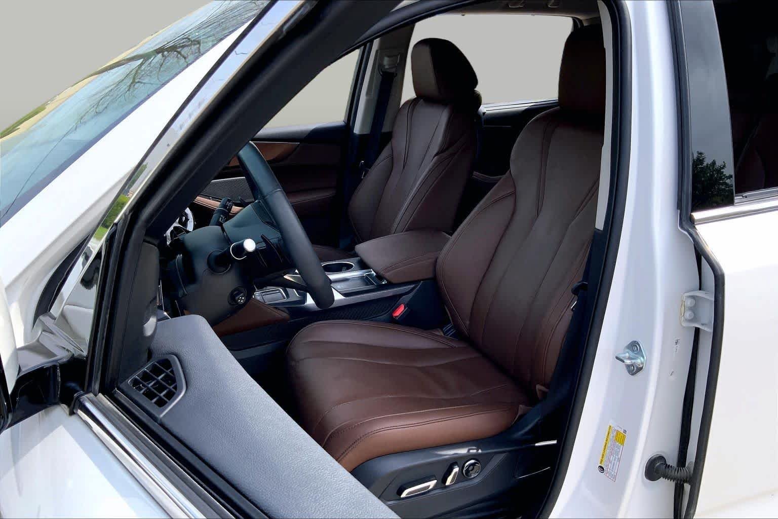 Used 2024 Platinum White Pearl Acura w/Technology Package image 10