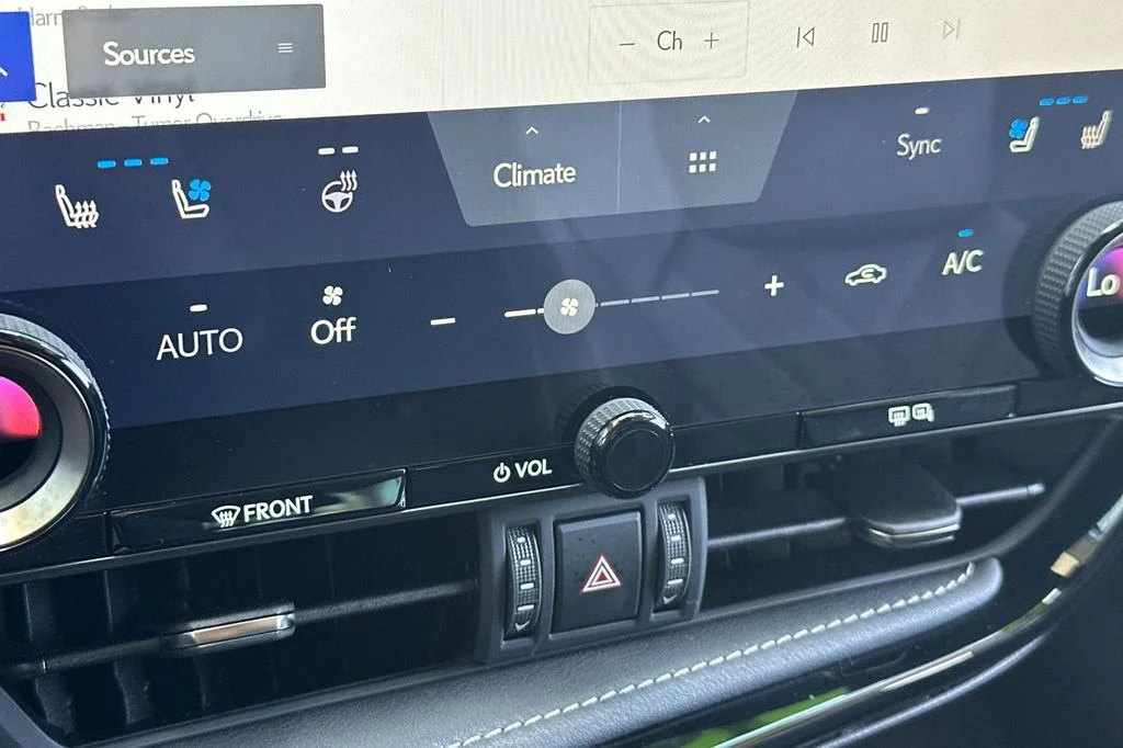 2025 Lexus NX Hybrid 350h - Photo 24