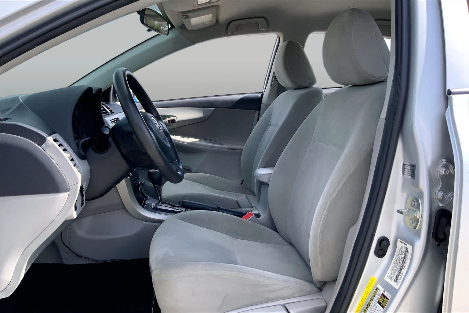 Used 2013 Classic Silver Metallic Toyota L image 8