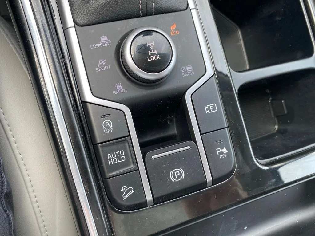 Used 2023 Silver Kia SX image 25