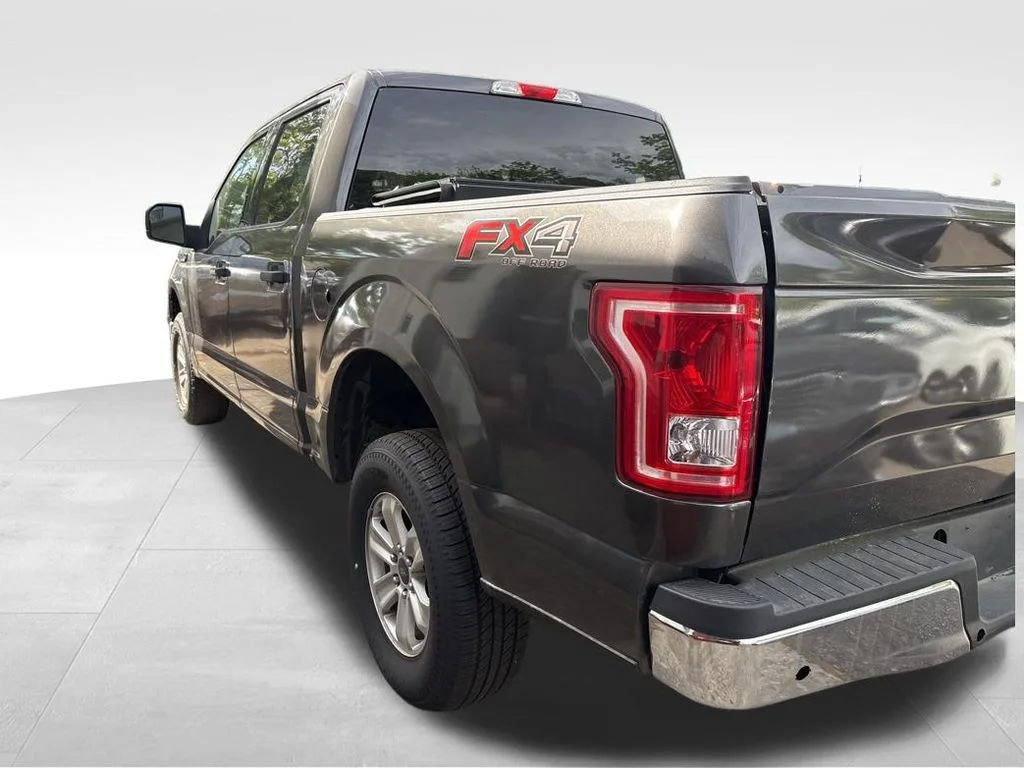 Used 2016 Gray Ford XLT image 12