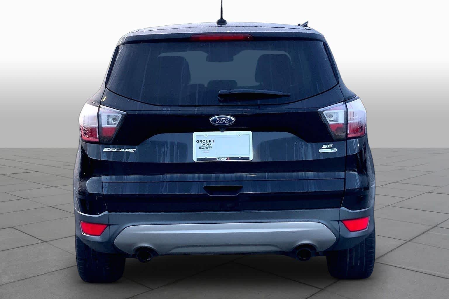 Used 2017 Shadow Black Ford SE image 4