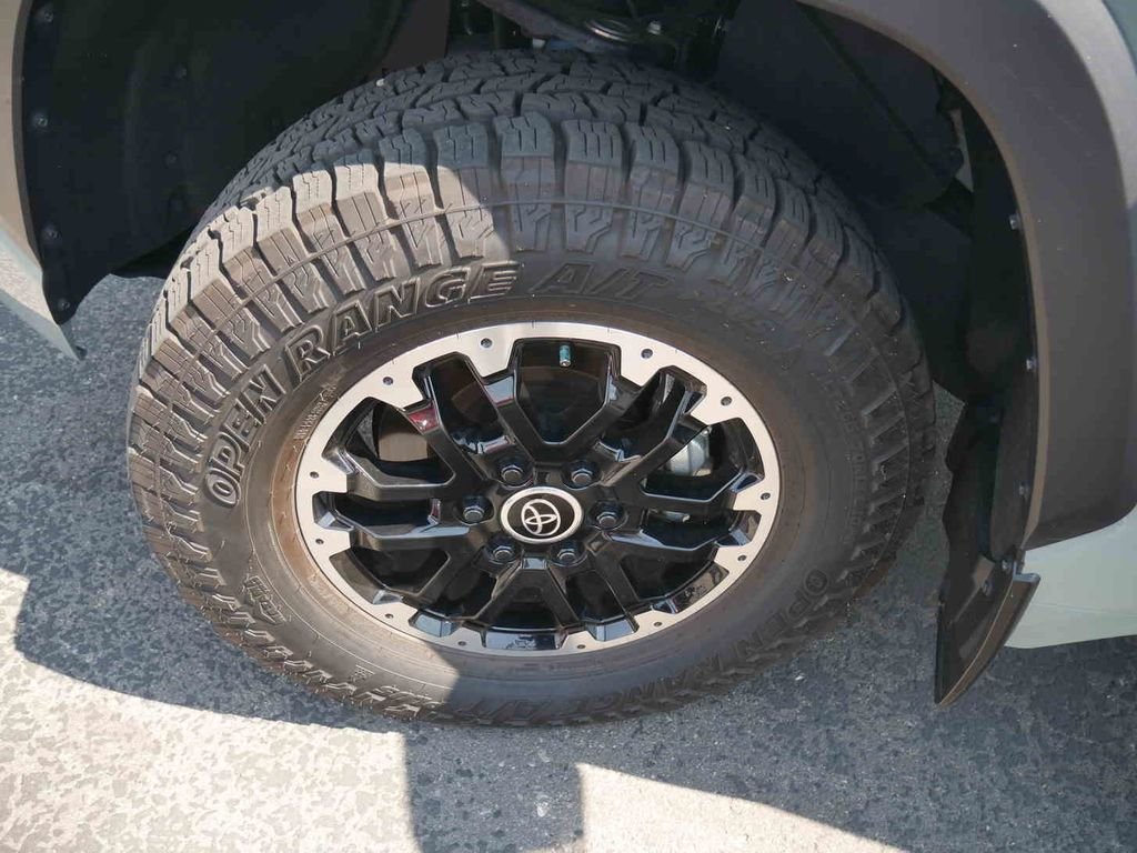 Used 2024  Toyota SR5 image 13