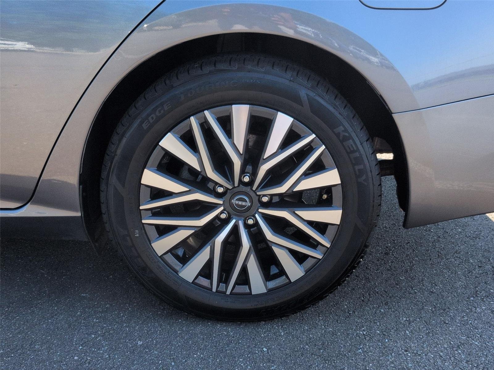Used 2024 Gun Metallic Nissan 2.5 SV image 11