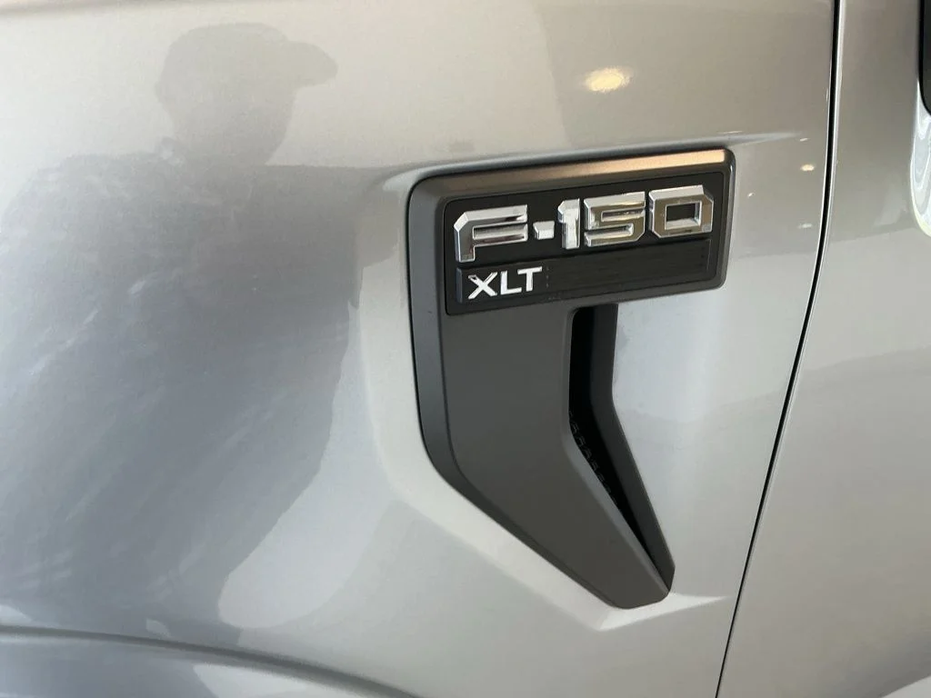 Used 2022 Silver Ford XLT image 4