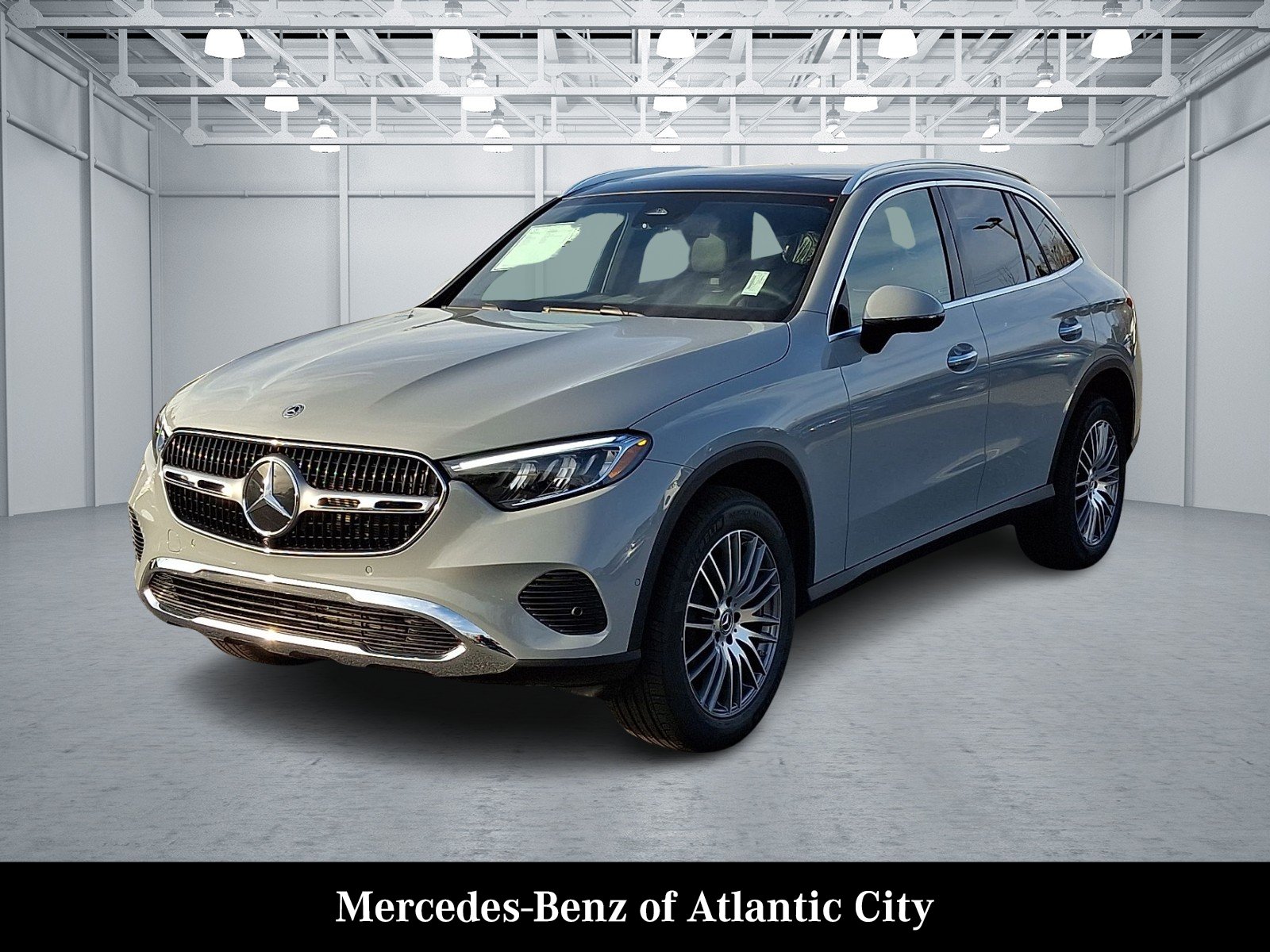New 2026 MANUFAKTUR Alpine Grey Mercedes-Benz GLC 300 image 2