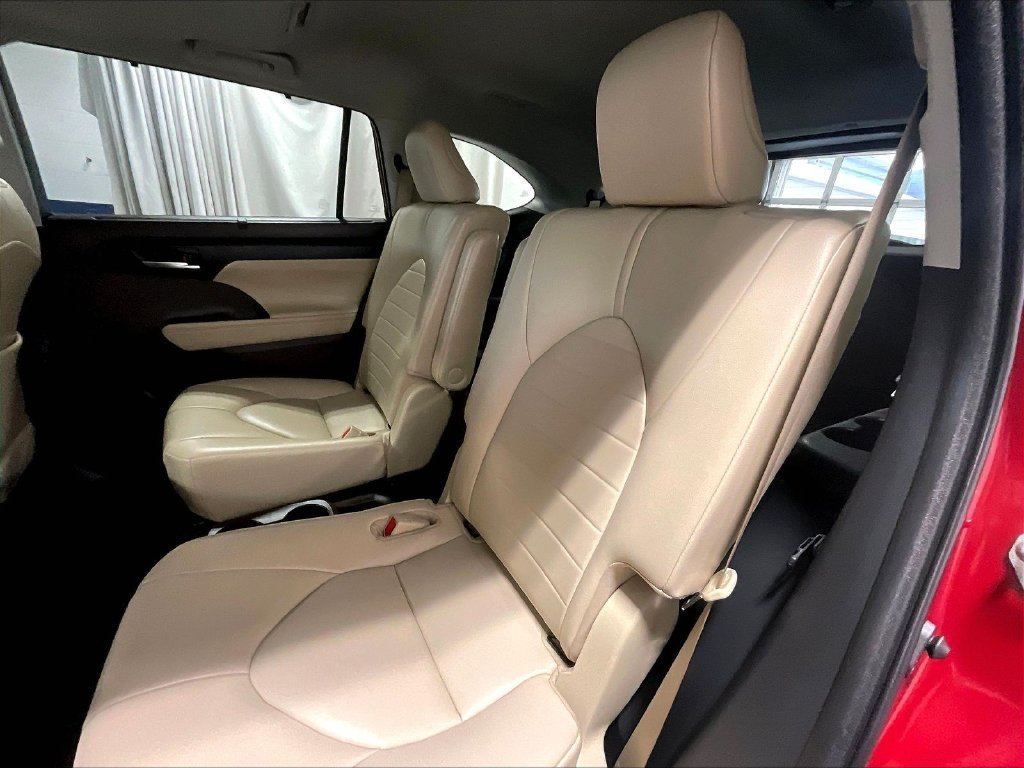Used 2021 Pearl Toyota XLE image 15