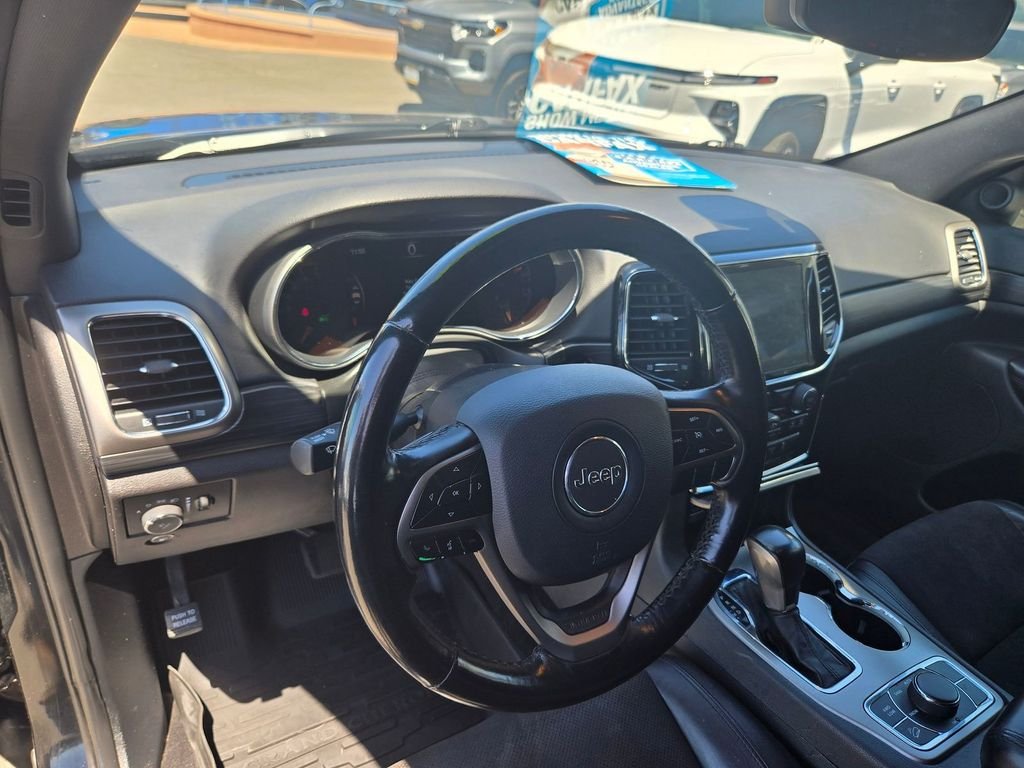 Used 2020 Black Jeep Laredo image 6