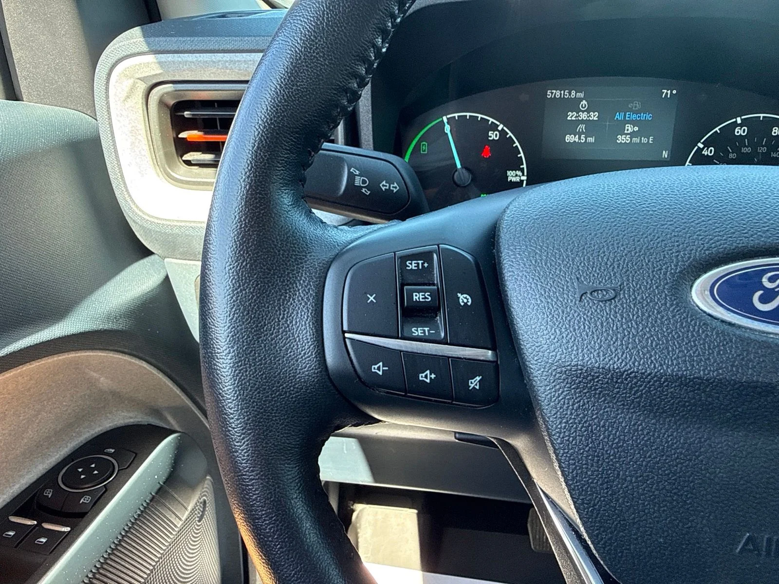 Used 2022 Black Ford XLT image 26