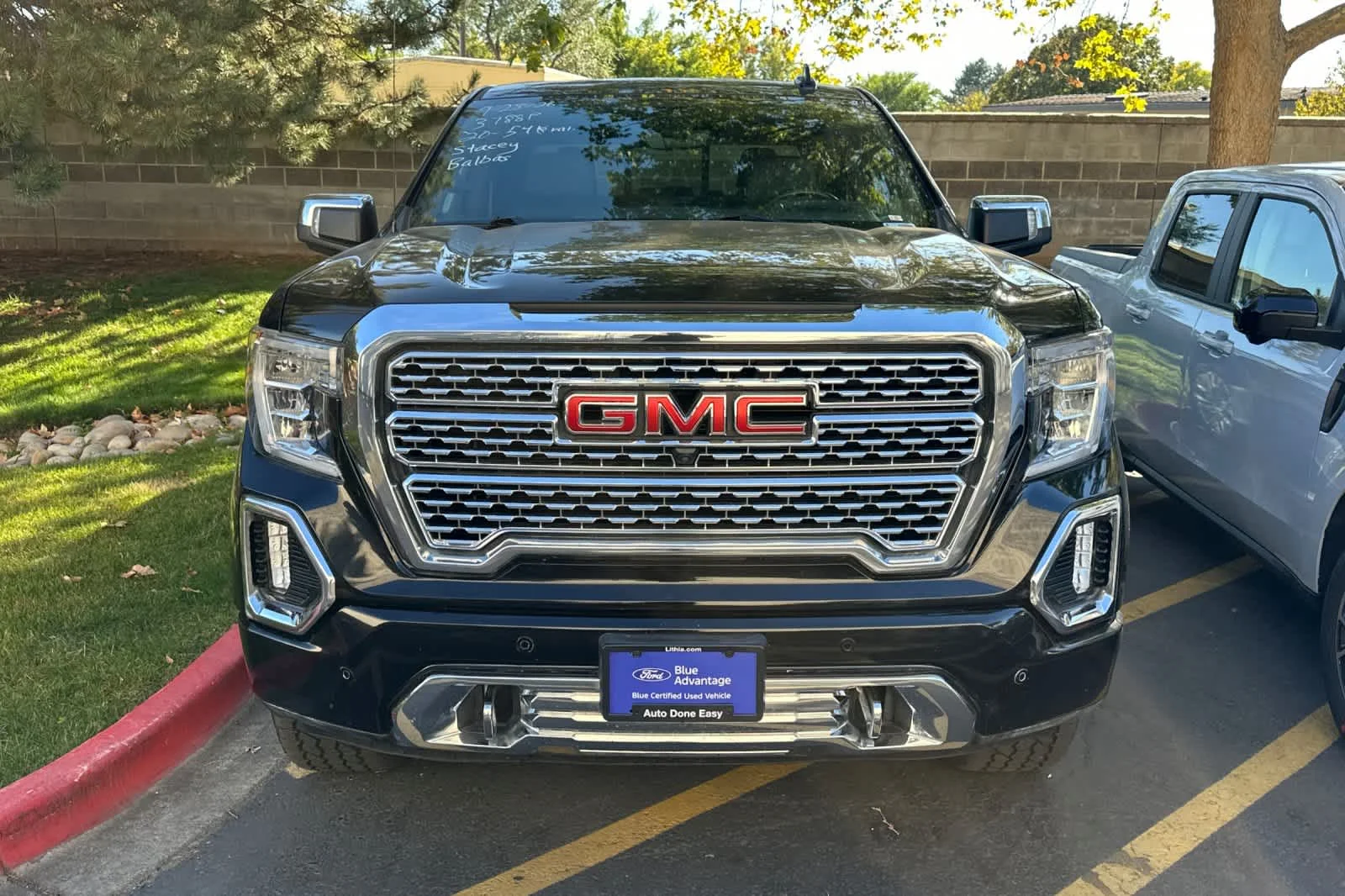 Used 2020 Onyx Black GMC Denali image 2