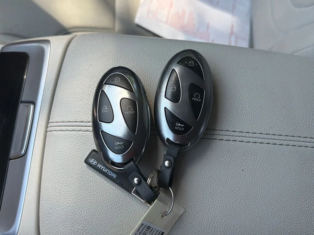 Used 2025 Blue Hyundai SEL image 25