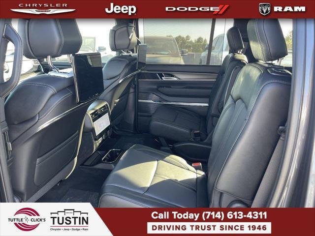 New 2026 Baltic-Gray Metallic Clear-Coat Exterior Paint Jeep Grand Wagoneer image 18