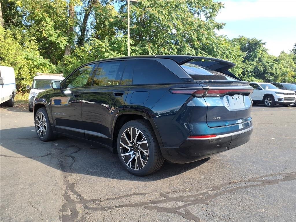 New 2025 Fathom Blue Pearl-Coat Exterior Paint Jeep Limited image 5