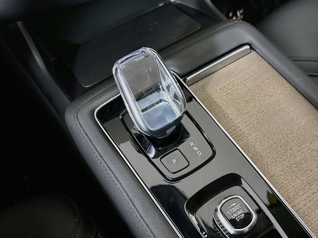Used 2025 White Volvo Plus image 17