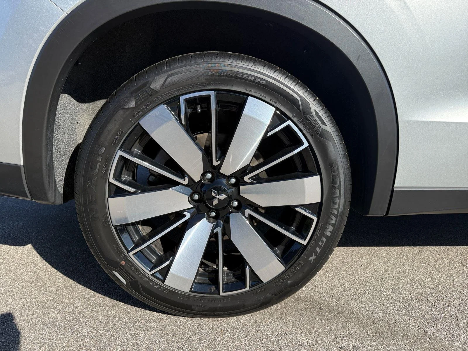 Used 2025 Alloy Silver Metallic Mitsubishi SE image 30