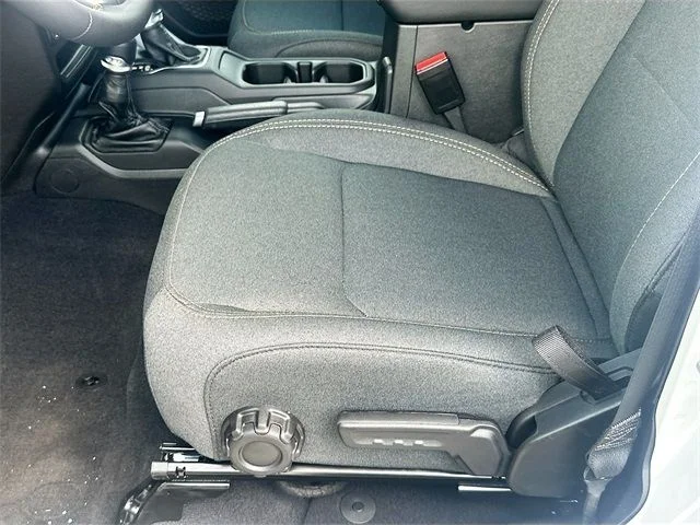 2025 Jeep Wrangler 4-Door Sahara - Photo 13