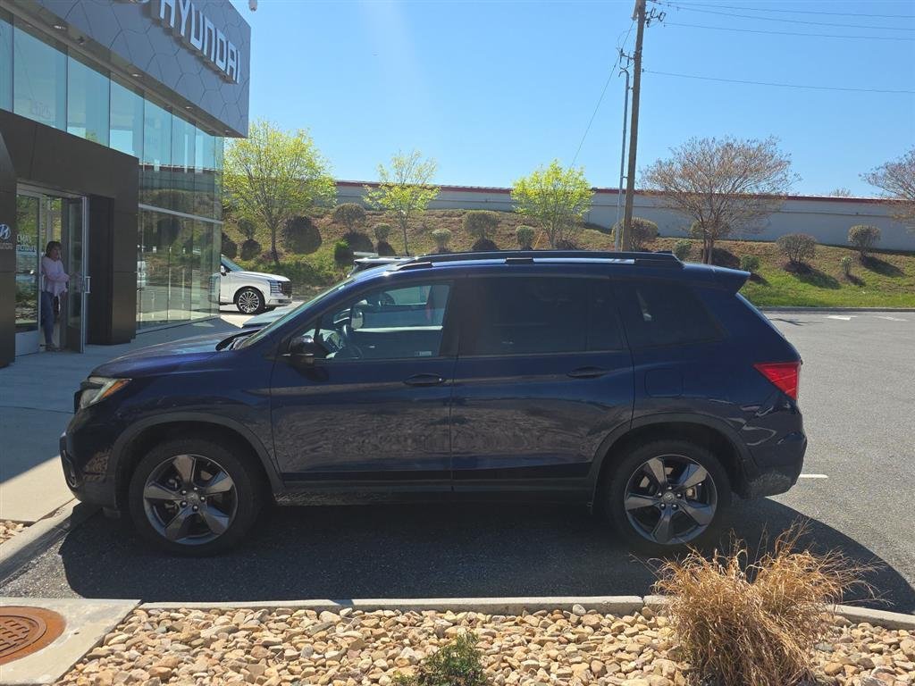 Used 2021 Obsidian Blue Pearl Honda Touring image 16