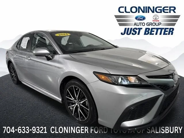 Used 2021 Silver Toyota SE image 1
