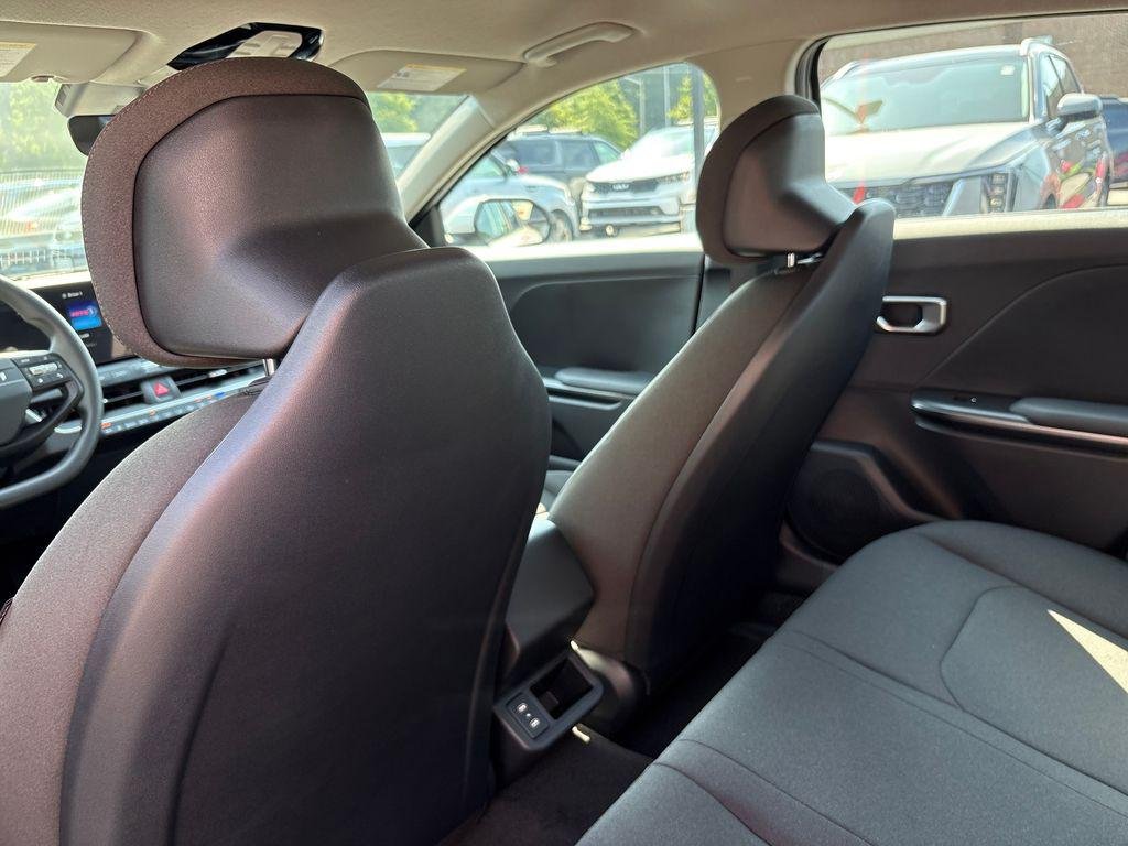 New 2026 Snow White Pearl Kia LX image 24
