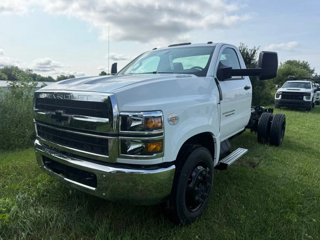 Used 2024 White Chevrolet Work Truck image 7