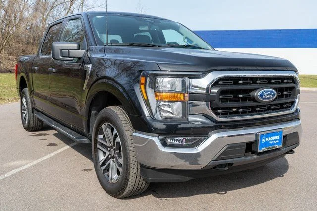 Used 2023 Black Ford XLT image 4