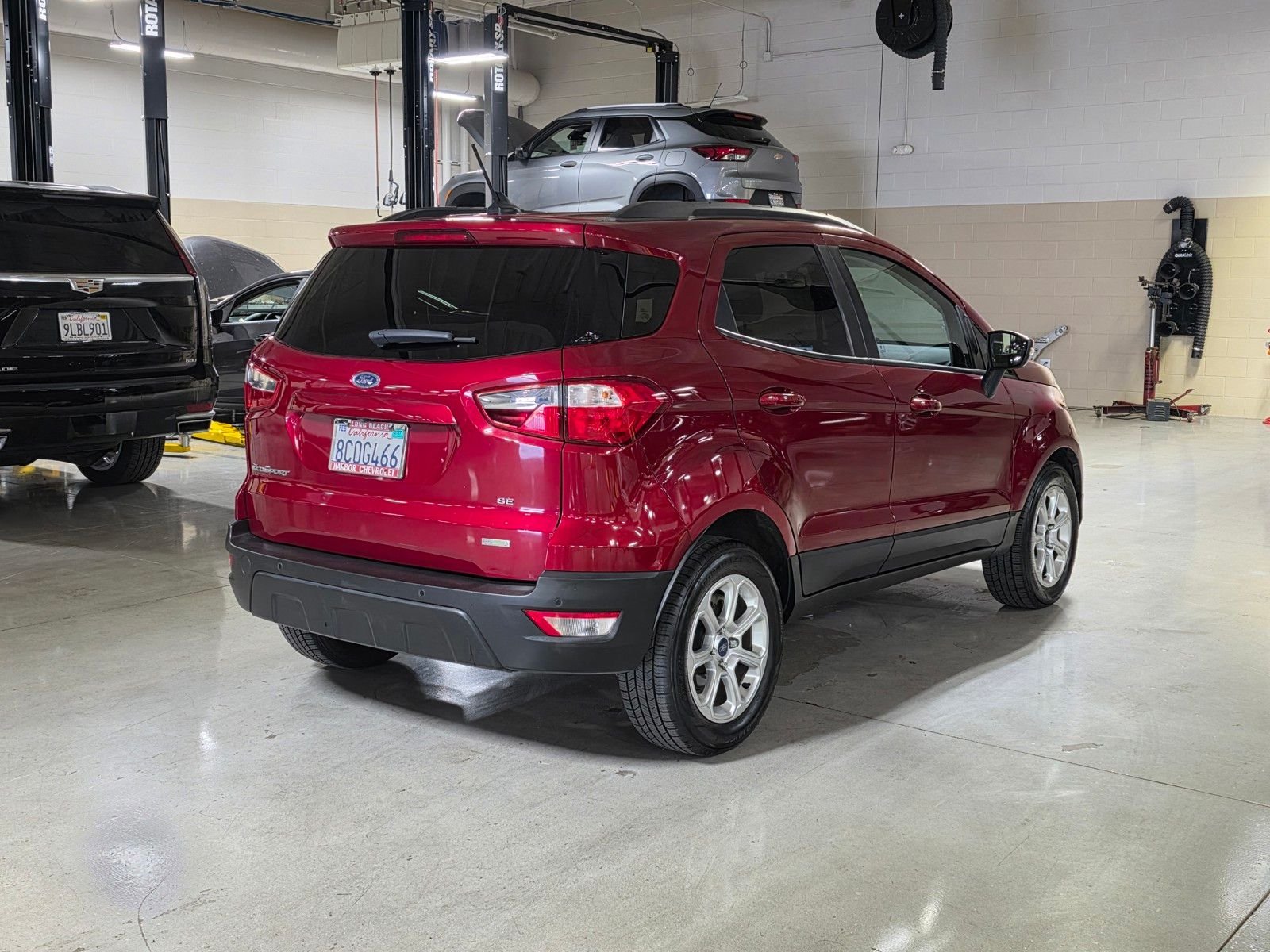 Used 2018 Ruby Red Metallic Ford SE image 7