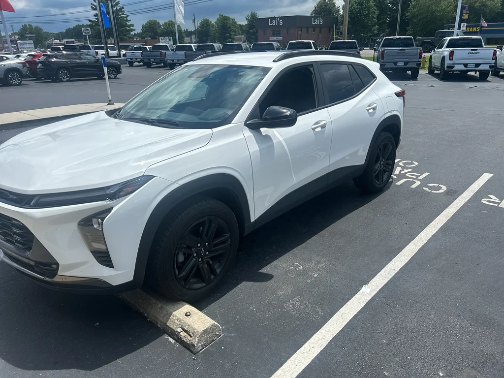 Used 2024 Summit White Chevrolet ACTIV image 1