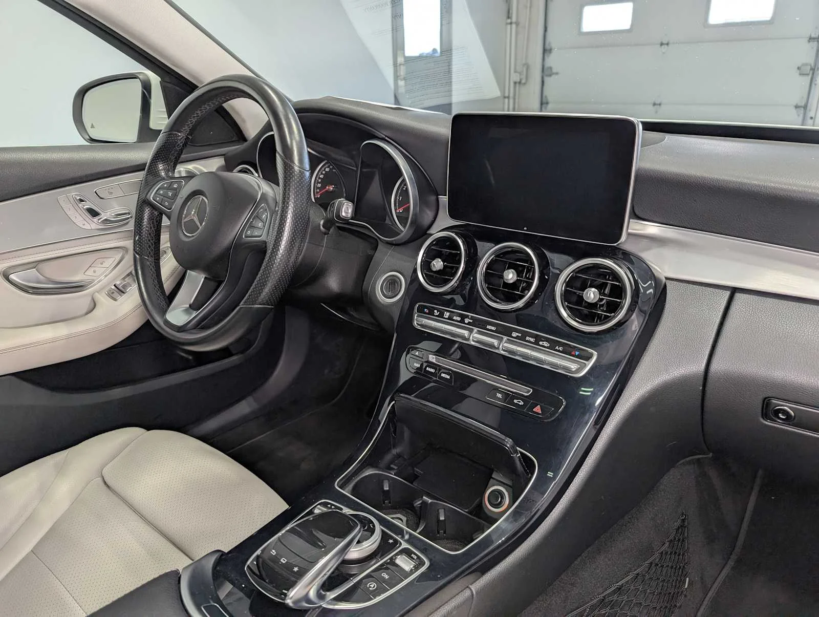 Used 2015 Polar White Mercedes-Benz C 300 image 39