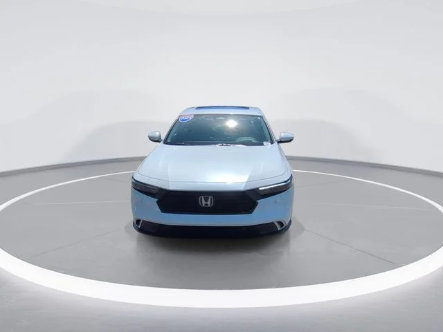 Used 2024  Honda Touring image 3