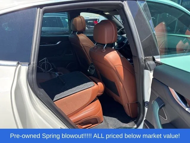 Used 2019 White Maserati  image 17