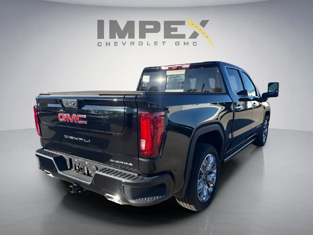 Used 2025 Onyx Black GMC Denali image 5