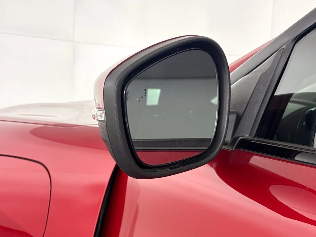Used 2022 Red Ford Select image 13