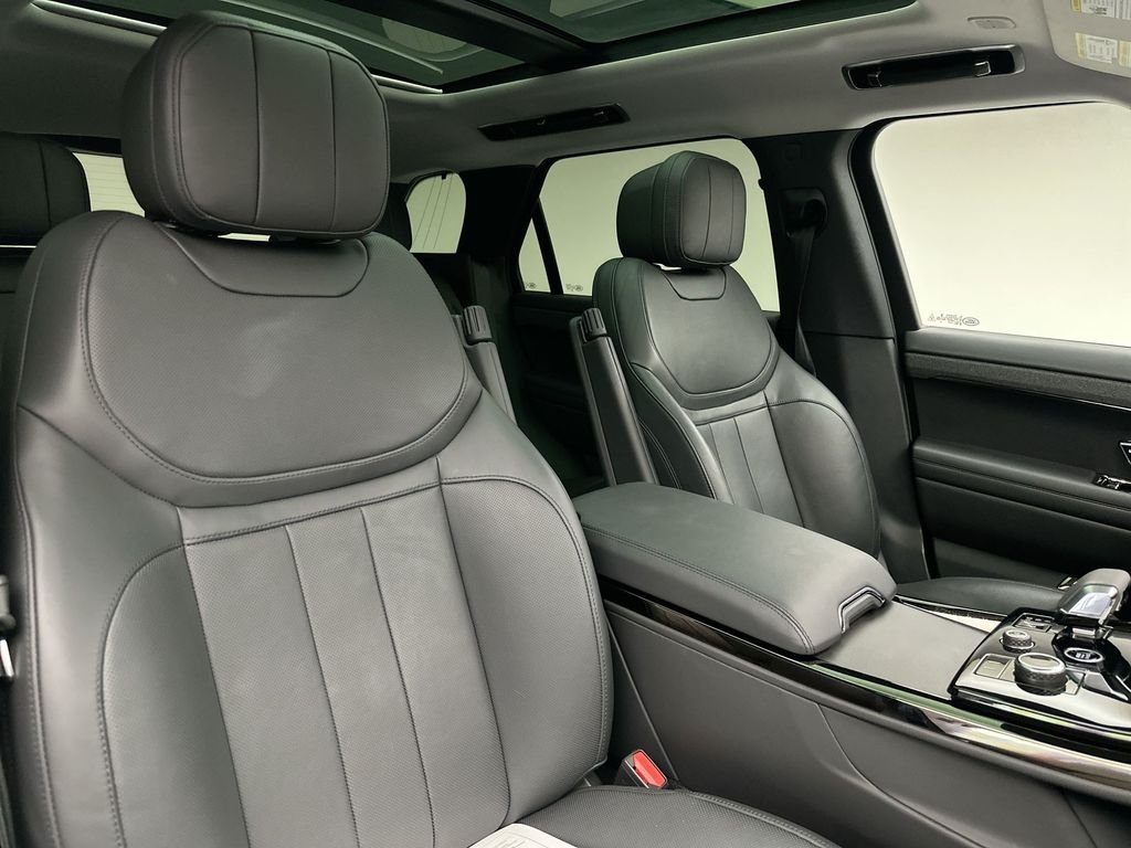 Certified Used 2023 Portofino Blue Metallic Land Rover SE Dynamic image 18
