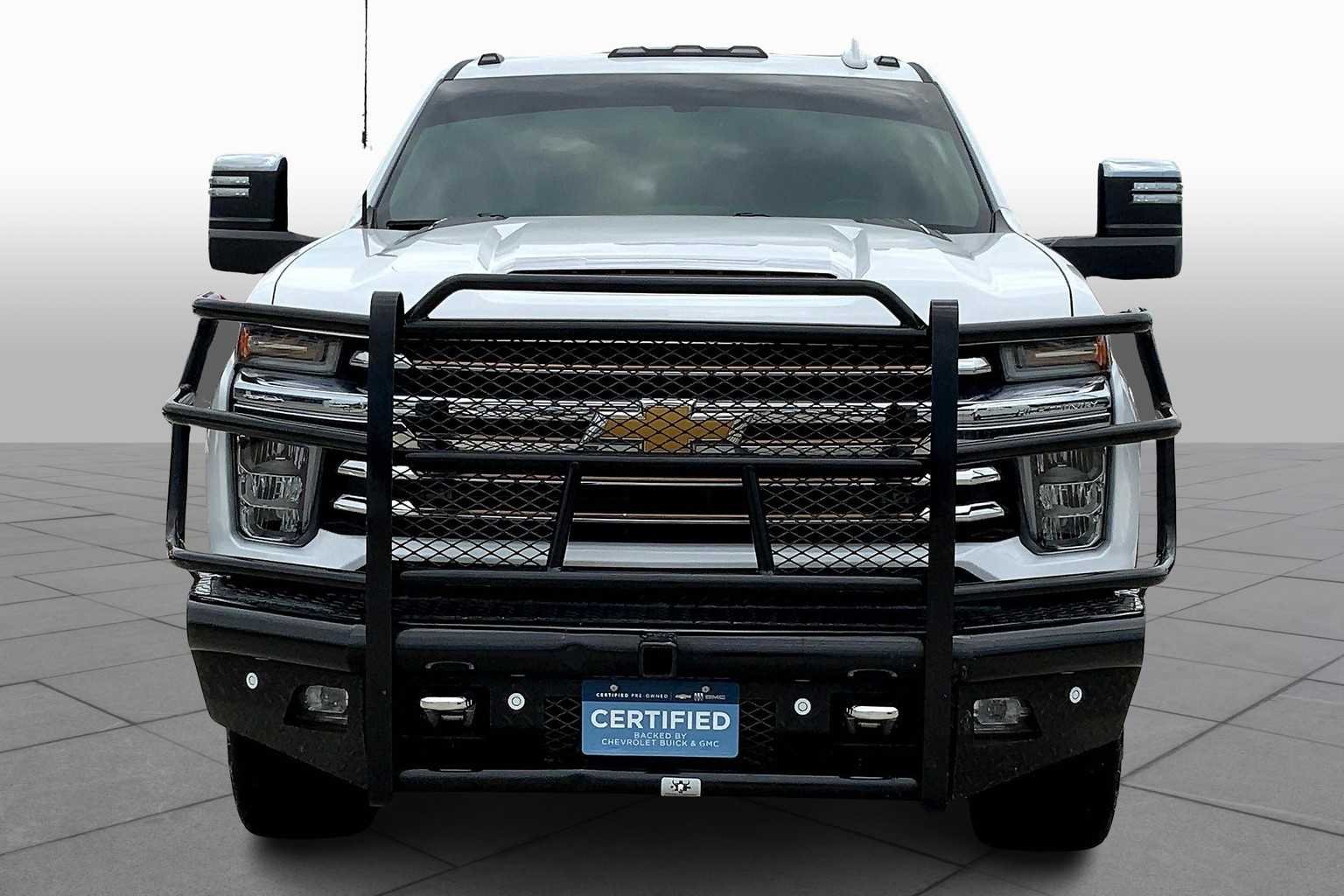 Used 2023 Summit White Chevrolet High Country image 4