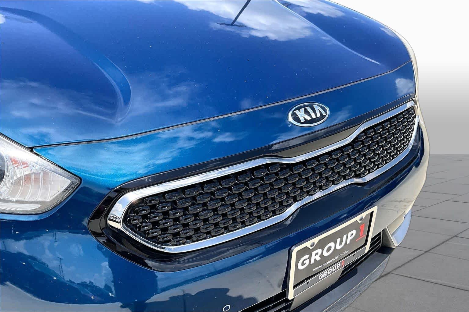 Used 2018 CERULEAN Kia Touring image 28