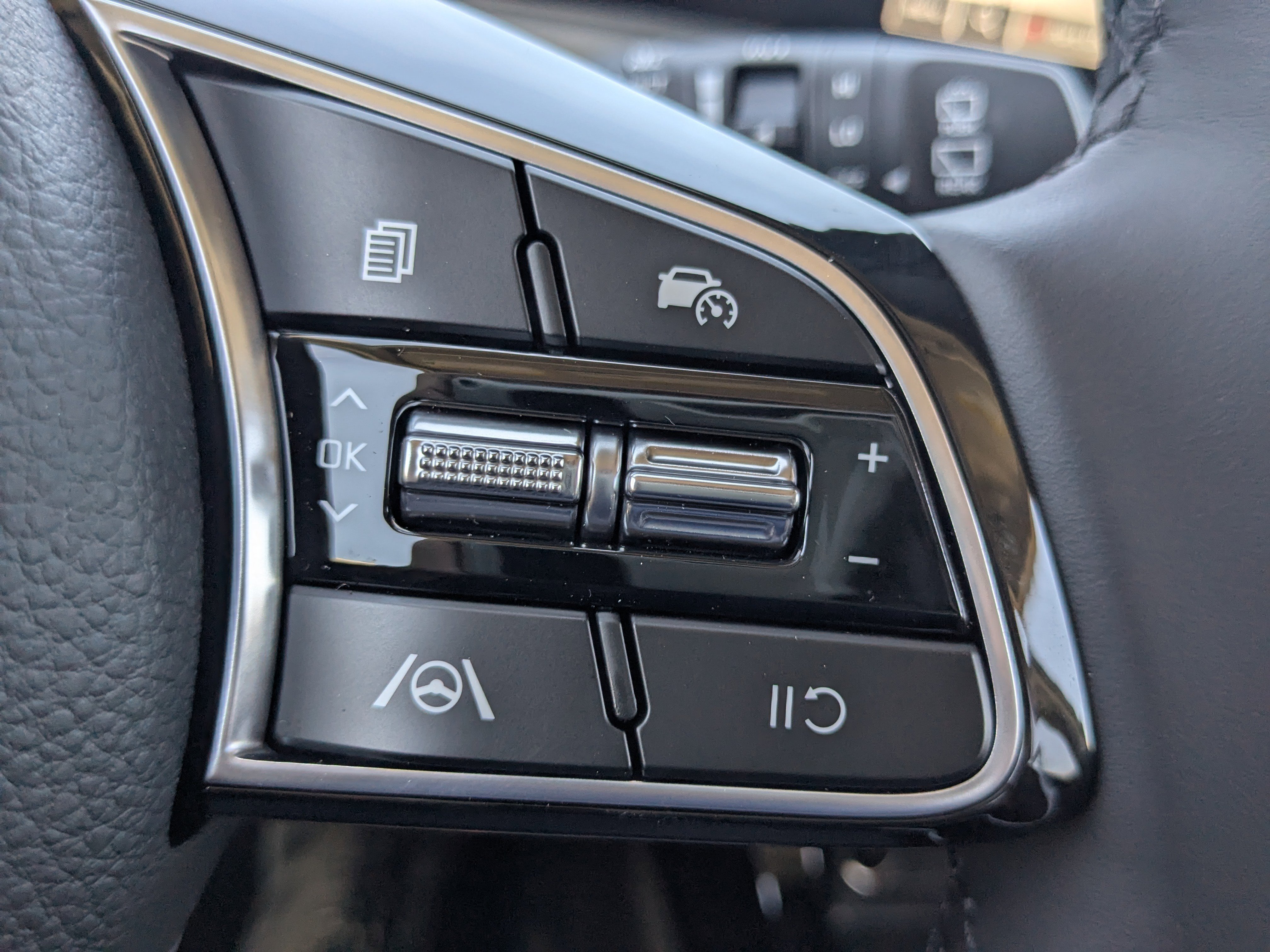New 2026 Steel Gray Kia S image 32