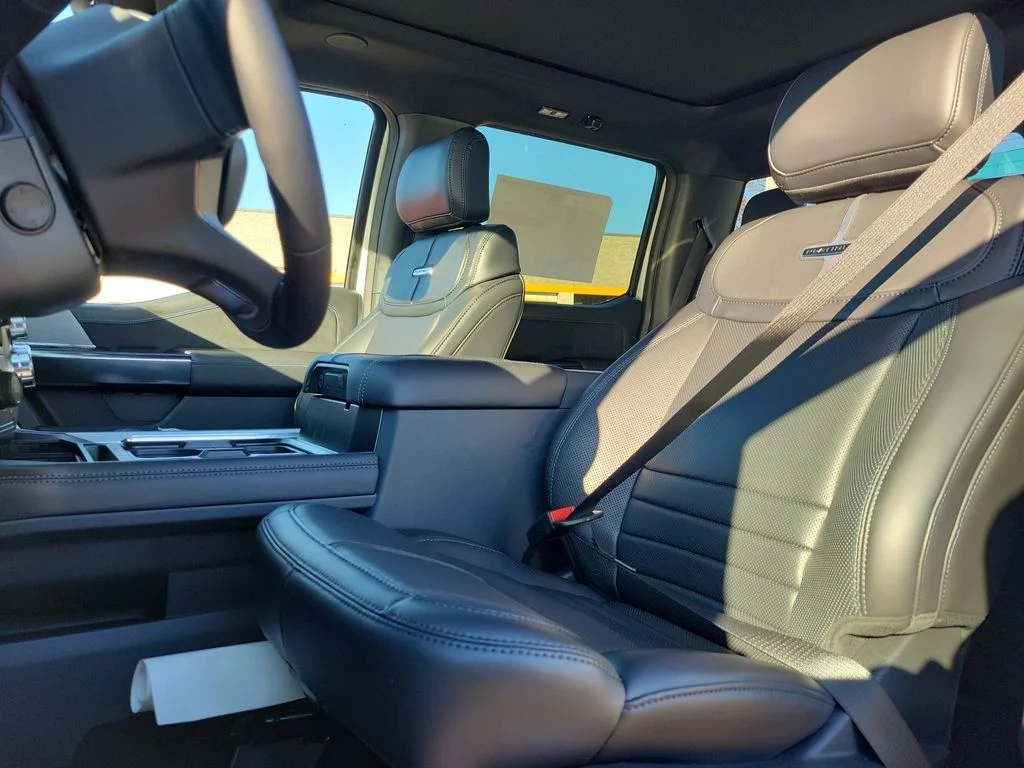 2026 Ford F-250 Super Duty Platinum - Photo 16