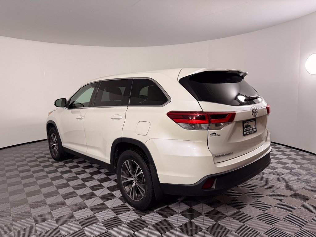 Used 2019 White Toyota LE image 11