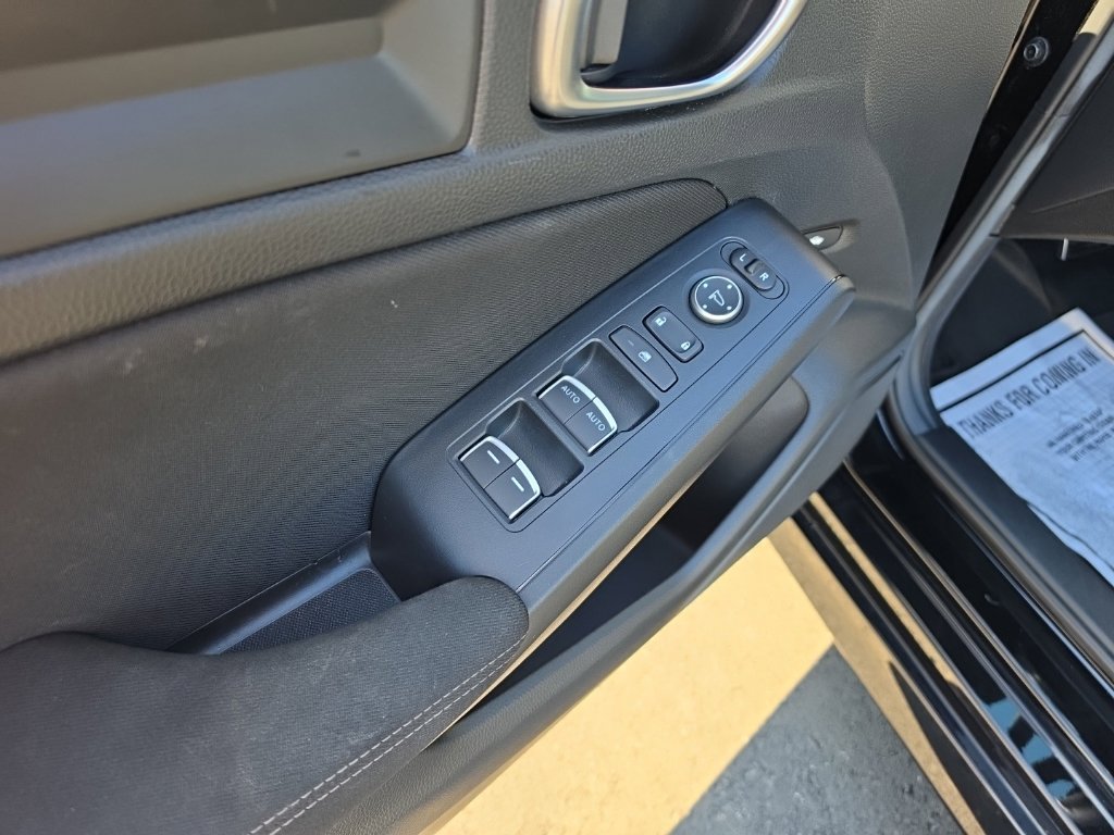 Used 2025  Honda Sport image 13