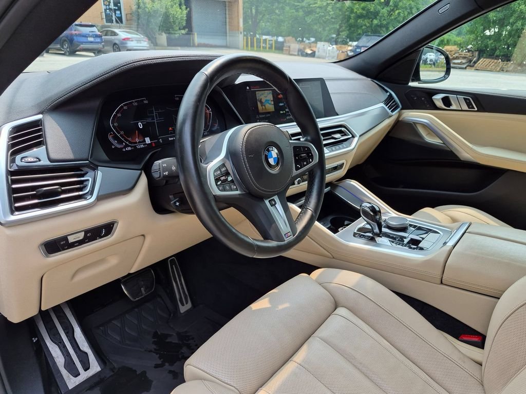 Used 2022 Black BMW xDrive40i image 14